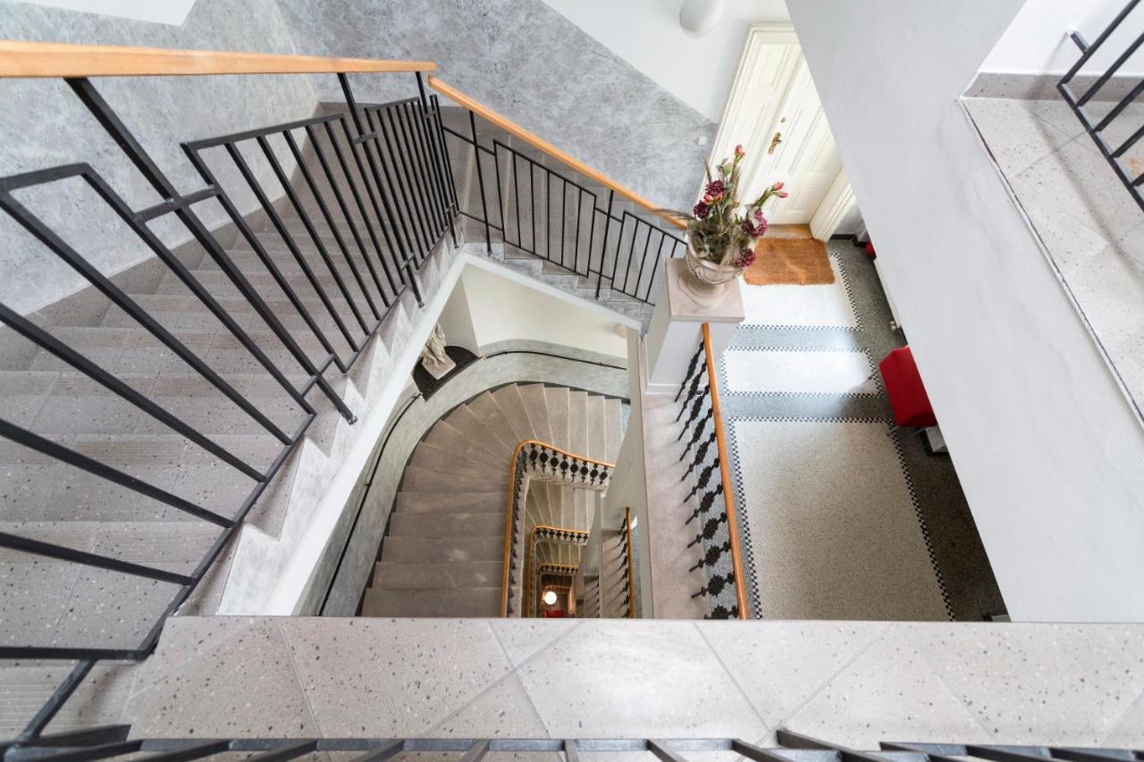Days - Modern - New Town Apartment Prag
